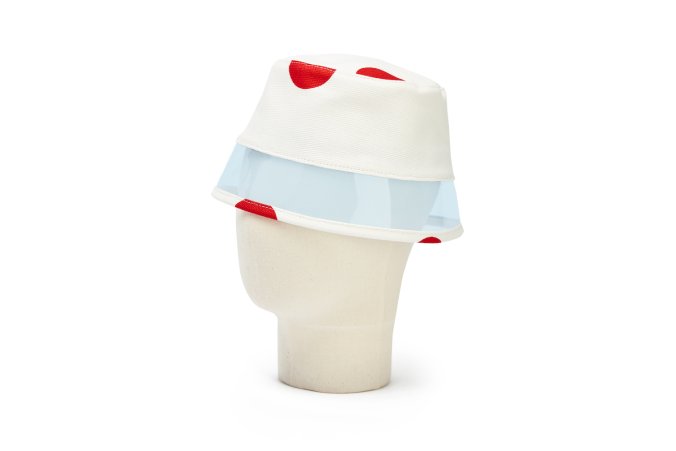 the new generation of cotton bucket hats for your chic summer. stay chic under the sun!